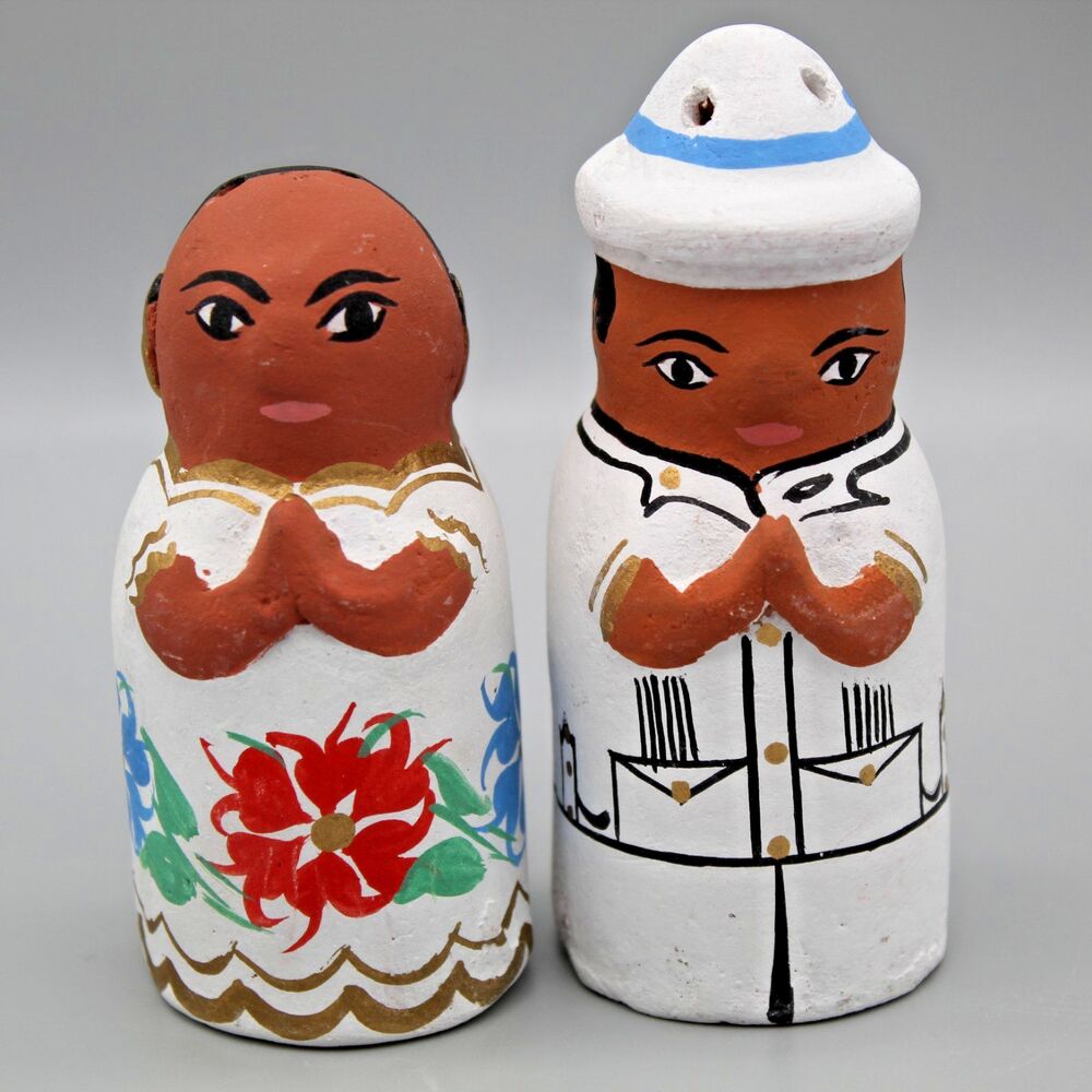Mexican Folk Art Clay Salt and Pepper Shakers Man Woman Couple Vintage Wedding